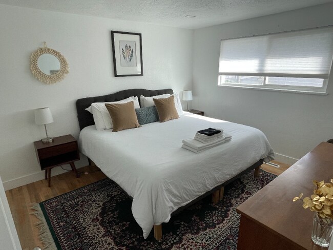 Foto del edificio - 9949 Sego Lily Dr