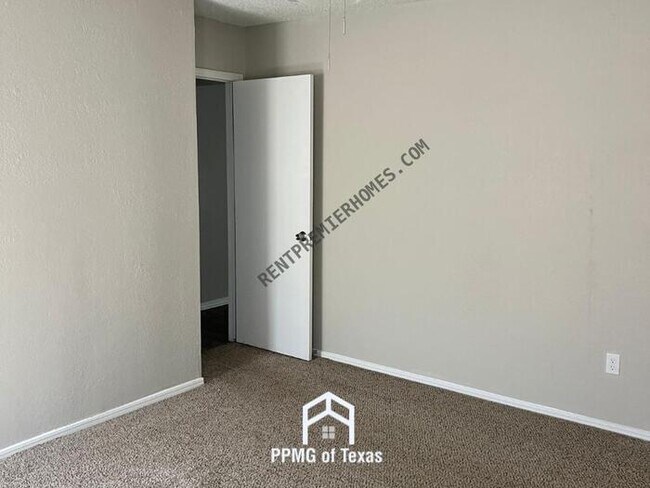 Foto del edificio - 1812 Mark Trail