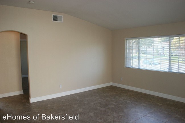 Building Photo - 4404 Pebble Creek Dr