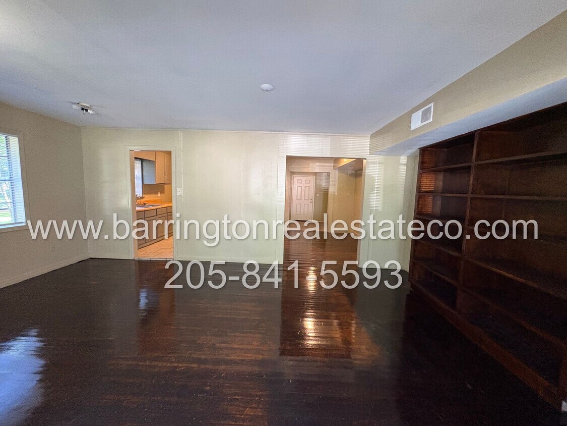 Building Photo - 513 83rd Pl S