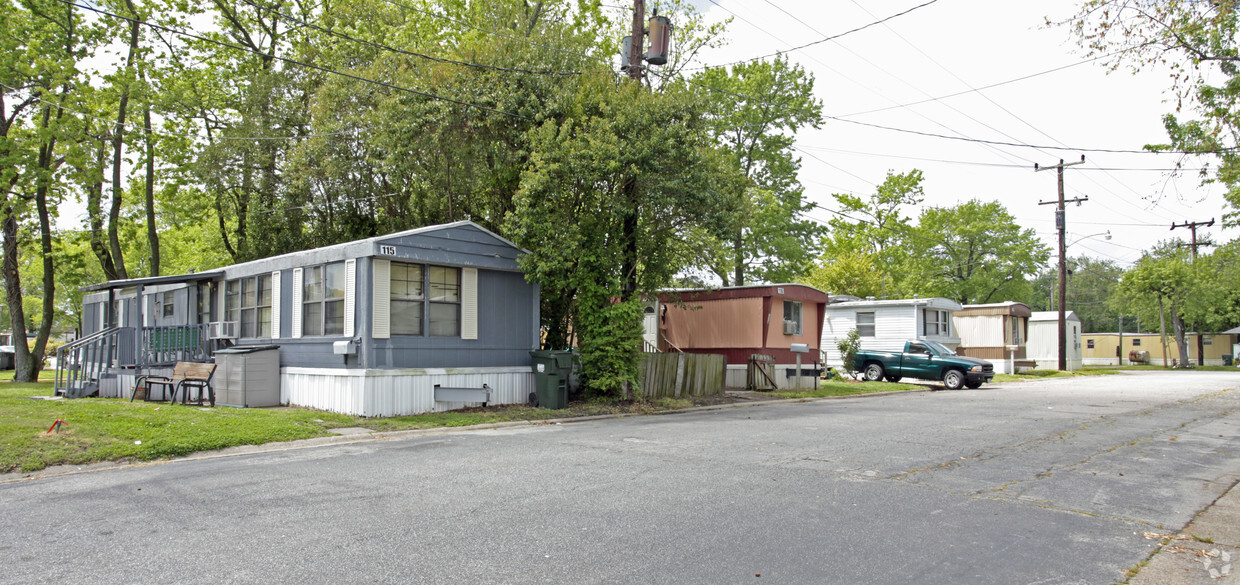 Building Photo - Smitty's Mobile Home Park