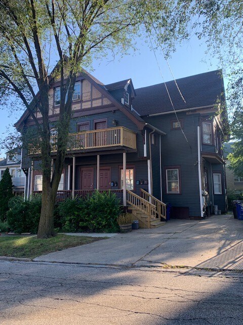 Primary Photo - 1381 W 116th St