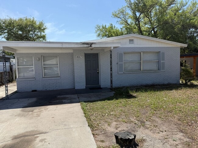 3 Bed 2 Bath Home in Tampa! - 3 Bed 2 Bath Home in Tampa!