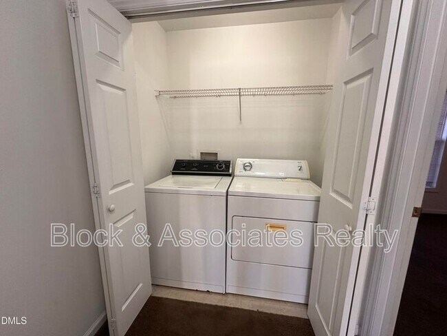 Foto del edificio - 422 Wall St