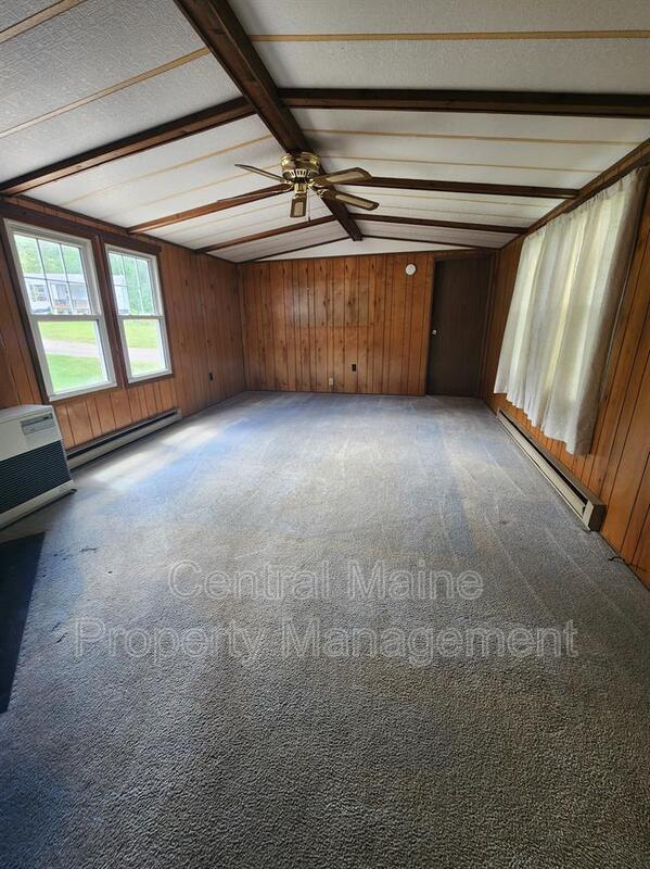 Building Photo - 400 Friendship Rd