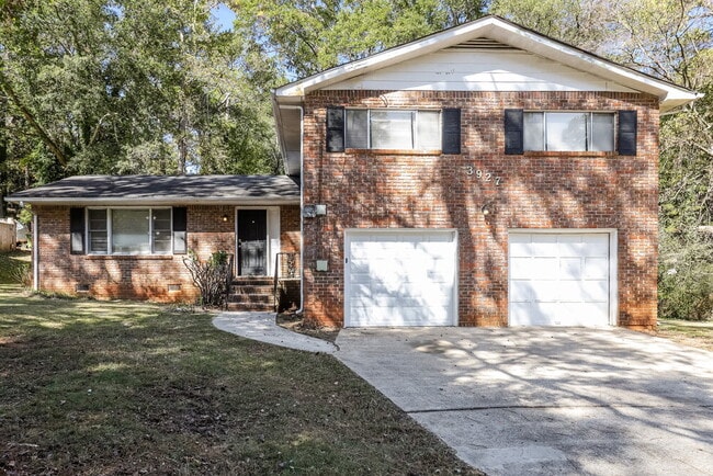 Building Photo - 3927 Wildwood Lake Dr SW
