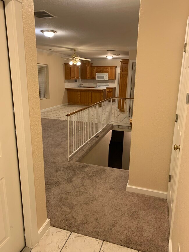 Entrance - 625 DAVIS ST