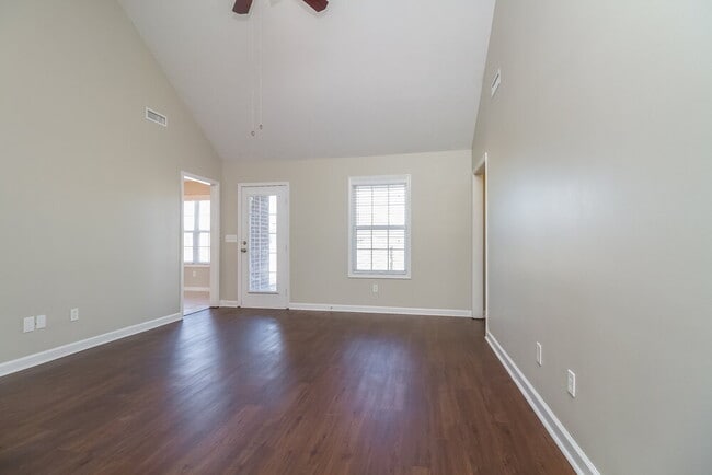 Building Photo - 106 Blythe Ct