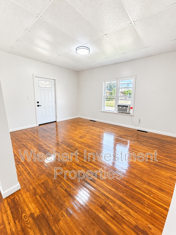 Building Photo - 614 N Metcalf St