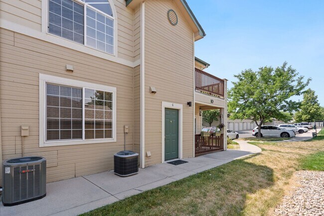 Building Photo - 3002 W Elizabeth St