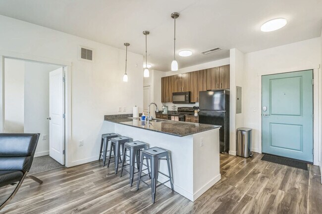 Foto del edificio - 305 E Front St