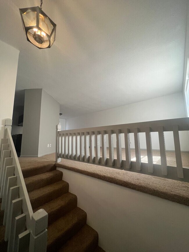 Building Photo - 429-431-431 Maple Grove Way