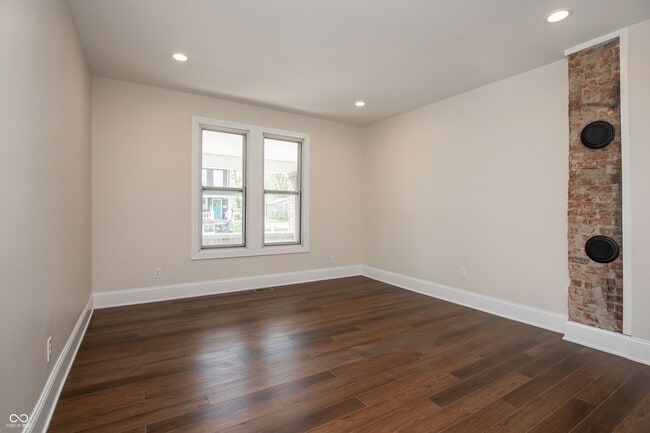 Building Photo - 405 Keystone Ave