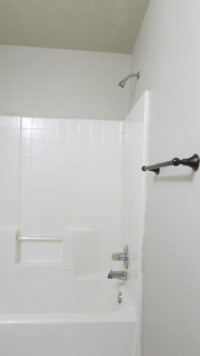 Foto del edificio - 652 NW 120th St