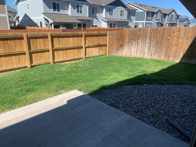 Foto del edificio - Beautiful 3 Bed, 2.5 Bath Large Townhome
