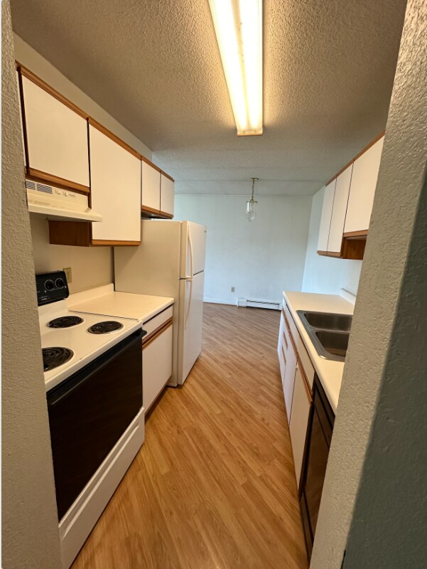 Primary Photo - 1518 1st St E