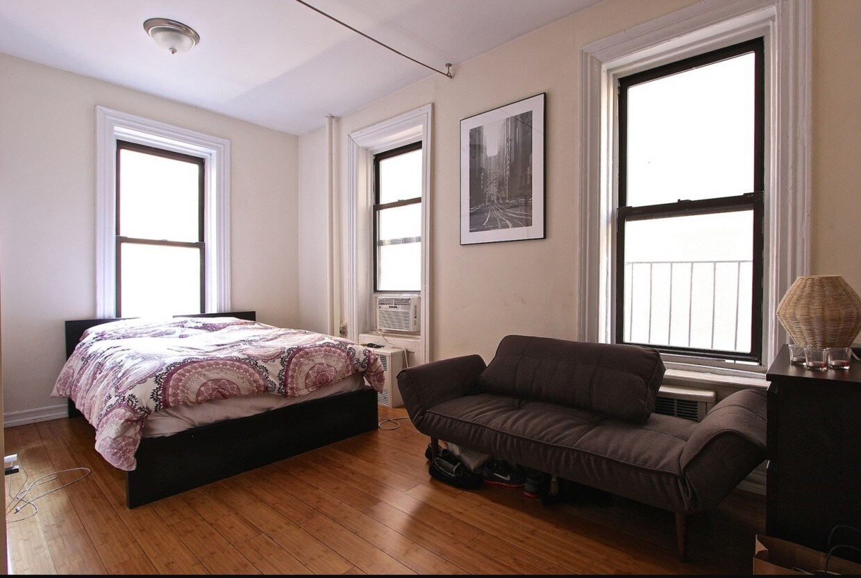 Foto principal - 120 THOMPSON St