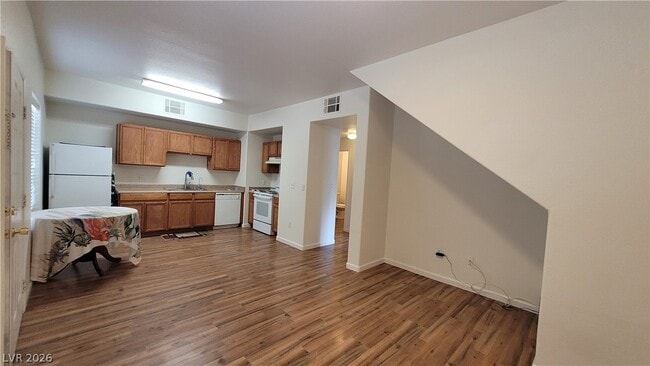 Building Photo - 2151 Hussium Hills St