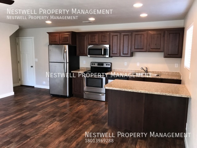 Building Photo - Vineyard Townhome 3 bed/2 bath