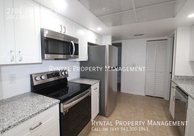 Foto del edificio - Recently Renovated 2/2 Condo in Quiet Brad...