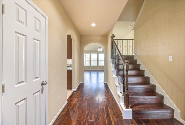 Foto del edificio - 6907 Stevenson Dr