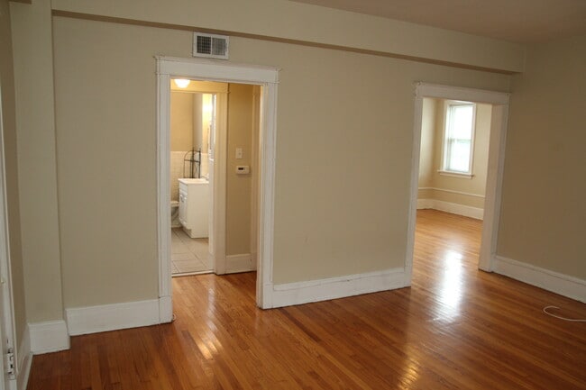 Building Photo - 6248 Delmar Blvd