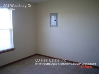 Foto del edificio - 204 NW Woodbury Dr