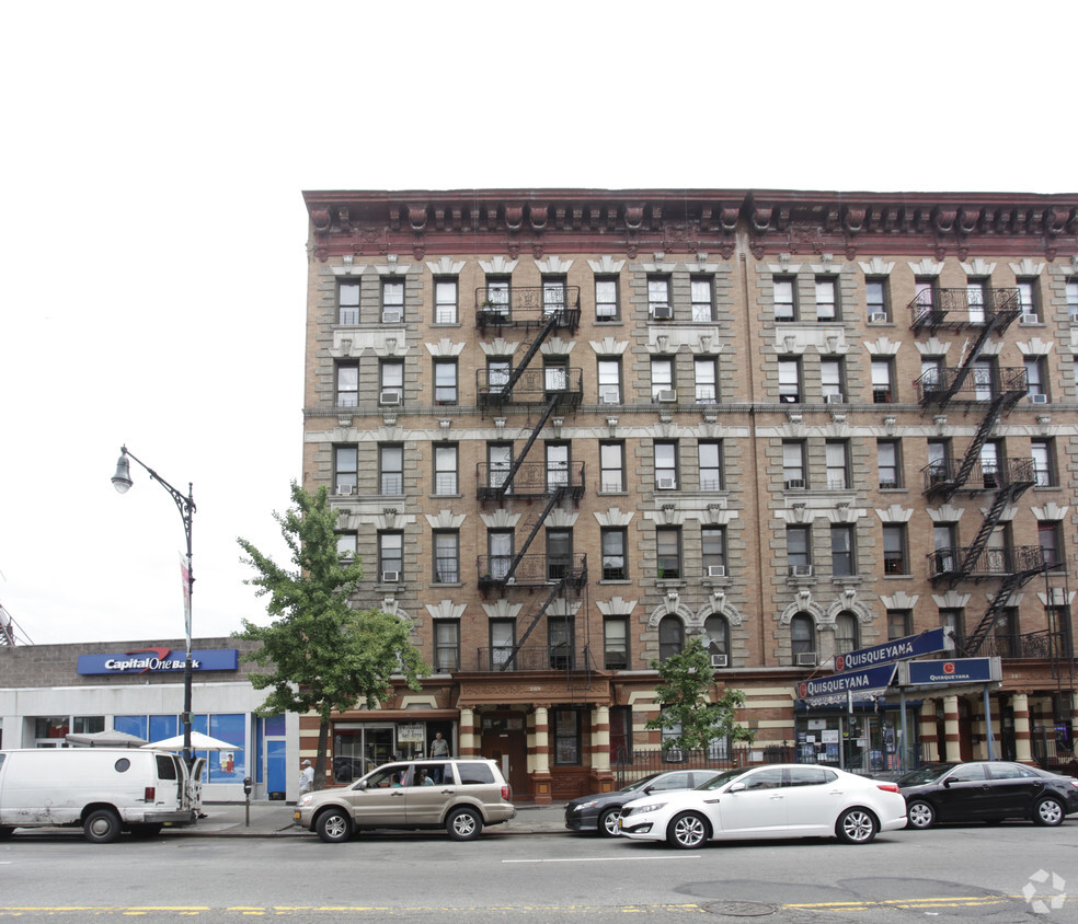 Building Photo - 209 Dyckman St