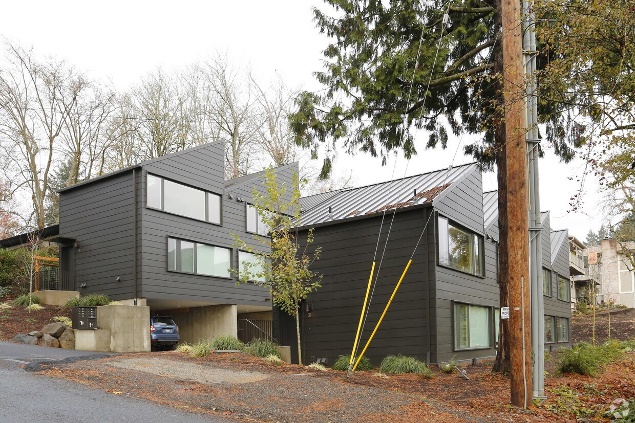 Building Photo - Sawtooth