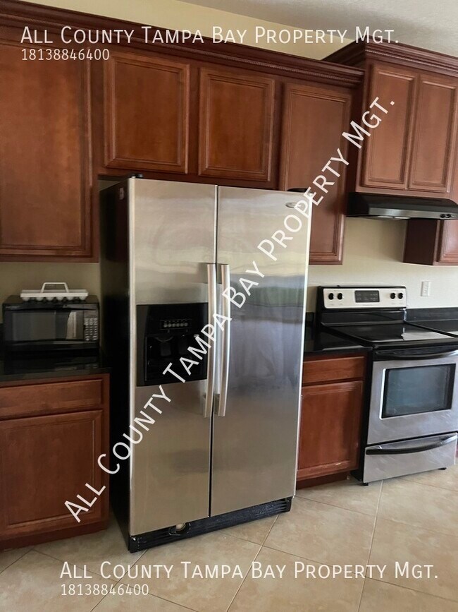 Building Photo - 3 bed 2 bath 2 car home in Cory Lake Isles...