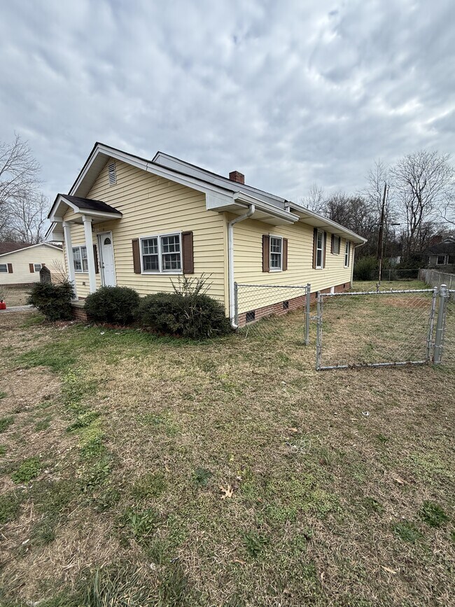 Foto del edificio - 75 E 3rd St NE