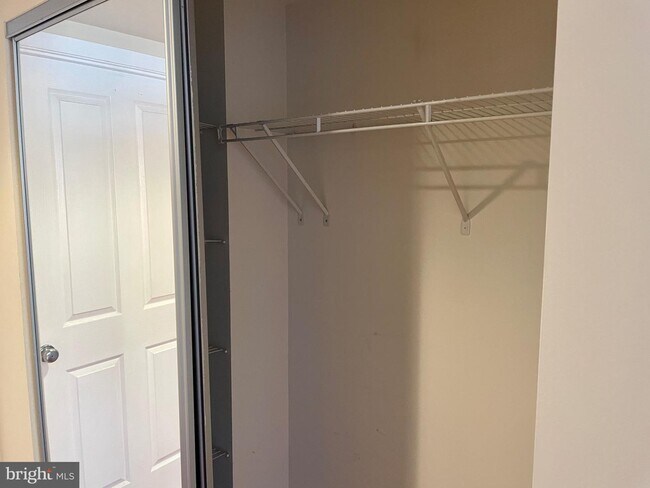 Foto del edificio - 1205 N Garfield St