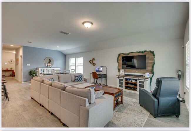 Foto del edificio - 2228 Blythwood Trail