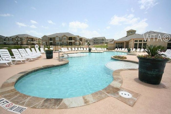 Building Photo - 2 bedroom in SAN ANTONIO TX 78245