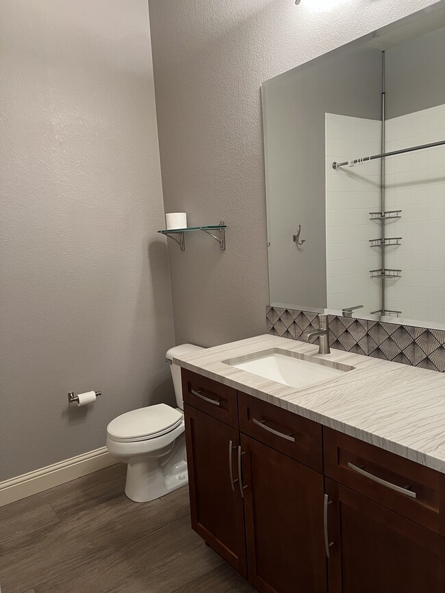 2nd full bath - 5401 S Park Terrace Ave