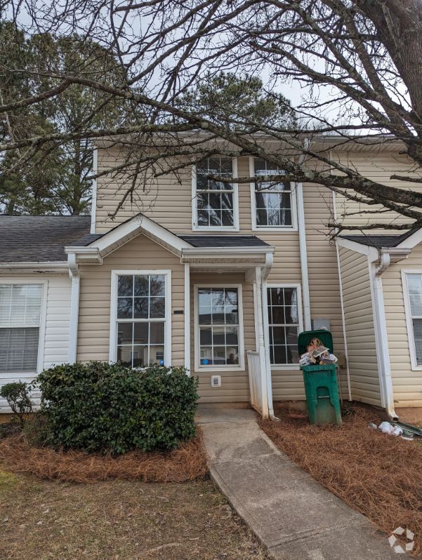 Wellington Cove Apartments for Rent with Hardwood Floors Lithonia, GA