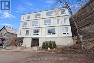 Building Photo - 22 Perkins St