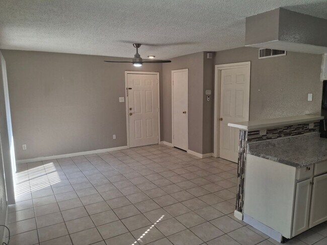 Foto del edificio - 12660 Ashford Point Dr