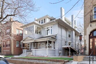 Building Photo - 1058 N Pearl St