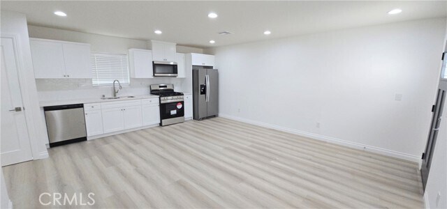 Foto principal - 10824 Long Beach Blvd