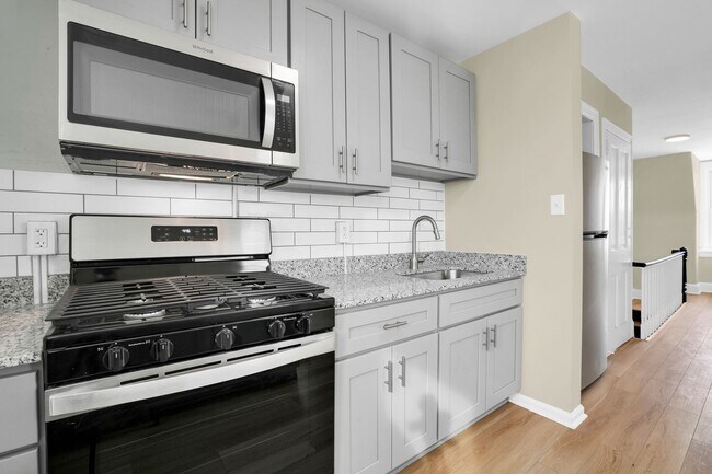 Foto del edificio - Fully renovated, 1b/1b w/onsite W/D- in Ph...