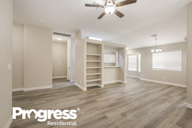 Building Photo - 415 Mayan Dr