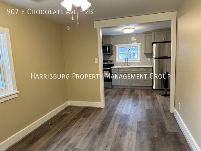 Building Photo - Welcome to our charming 2nd floor 1-bedroo...