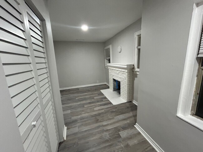 Foto del edificio - 1441 E 14th St