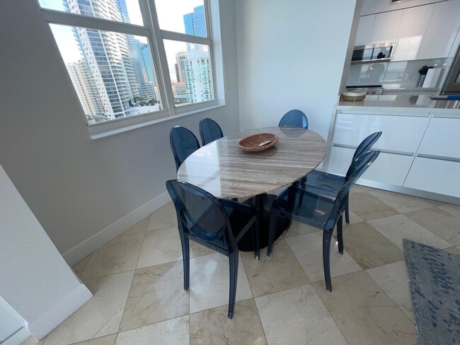 6 chair dining set - 1155 Brickell Bay Dr