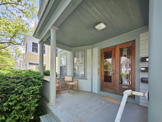 Building Photo - 138 Mansfield St