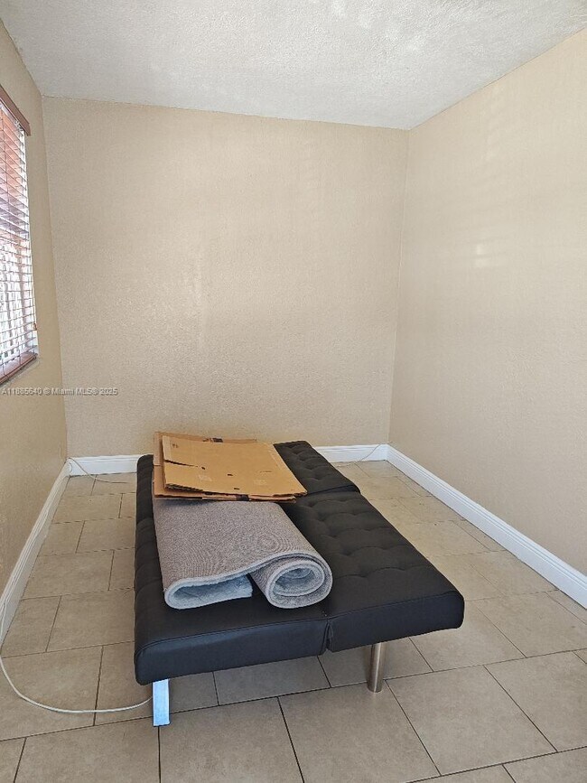 Foto del edificio - 12325 NW 19th Ave