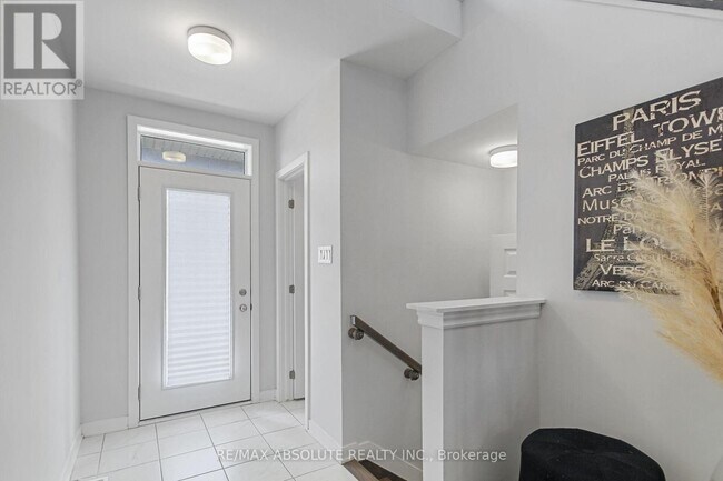 Building Photo - 657 Allied Mews