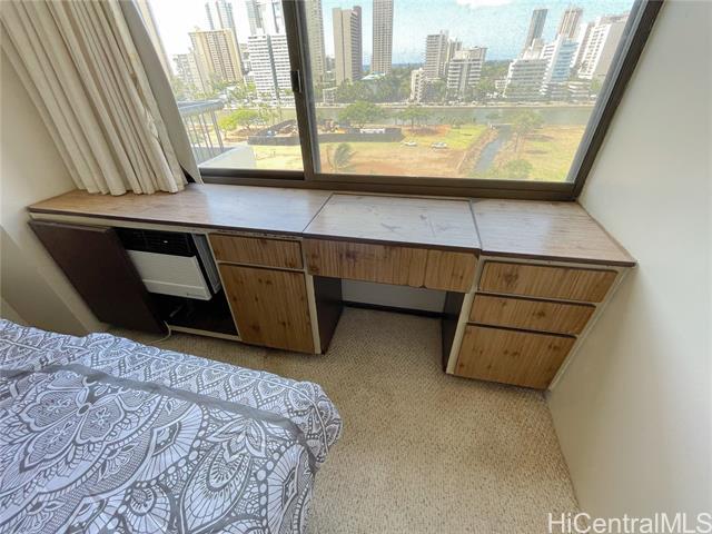 Building Photo - 2333 Kapiolani Blvd