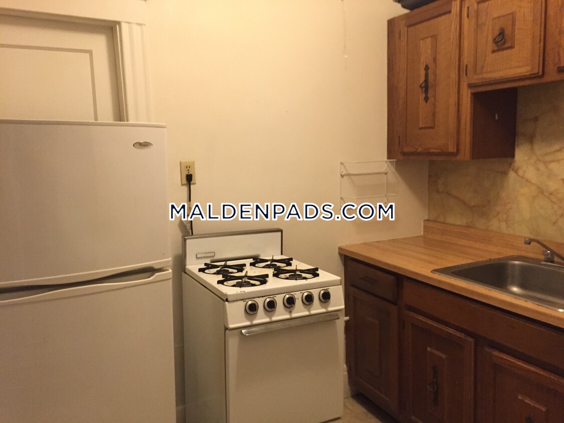 Primary Photo - 349 Pleasant St